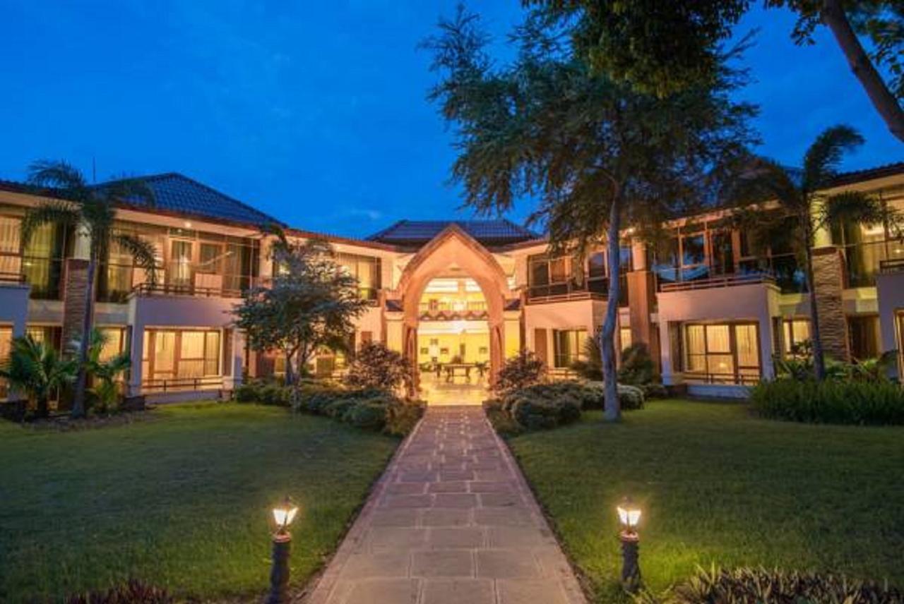 Aye Yar River View Resort Bagan Kültér fotó